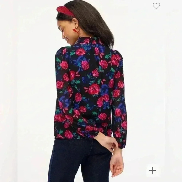 NWT J. Crew Smocked Keyhole Top size Small - Picture 3 of 6